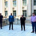 De la stânga la dreapta: doi reprezentanți spanioli ai lui Cortacero, primul fiind Rufo Collado, Dan Cristian Popescu, Marcel Vela, Cornel Țălnar și avocatul Dorin Serdean