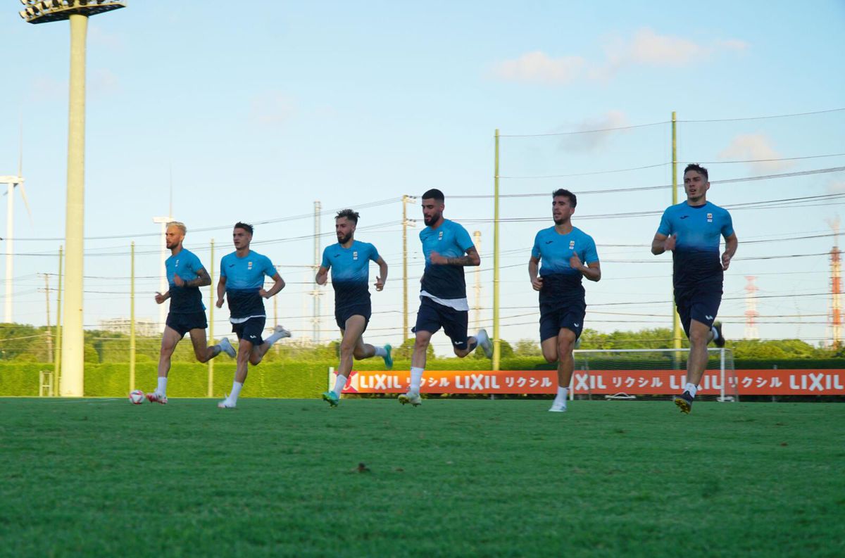 România U23 s-a pregătit la 33 °C și 73% umiditate » Imagini din Japonia