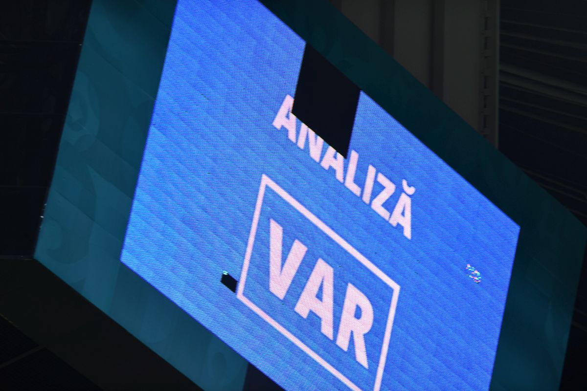 MM îl pune la punct pe Tănase cu date din interior: „De ce n-am pasat, Tase? E prima dată în viața mea când văd așa ceva”