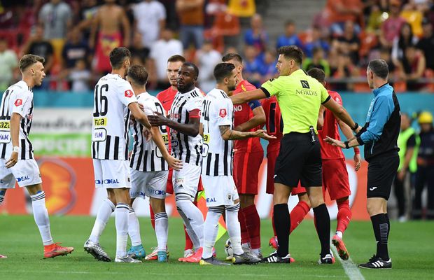 Primul scandal cu VAR în Liga 1! » Două decizii greu de explicat în prima repriză din FCSB - U Cluj