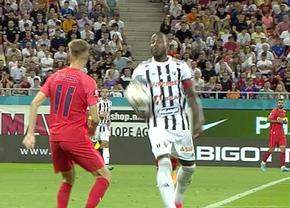 Darius Olaru acuză arbitrajul, după remiza cu U Cluj: „Trebuia penalty și eliminare”