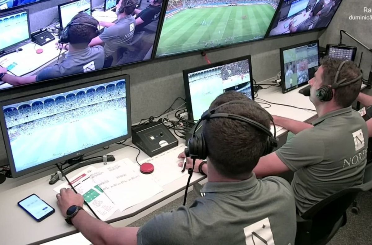 Fostul arbitru Adrian Porumboiu se pronunță asupra fazelor controversate din FCSB - U Cluj: „Poți face un singur lucru cu astfel de arbitri: la revedere!”