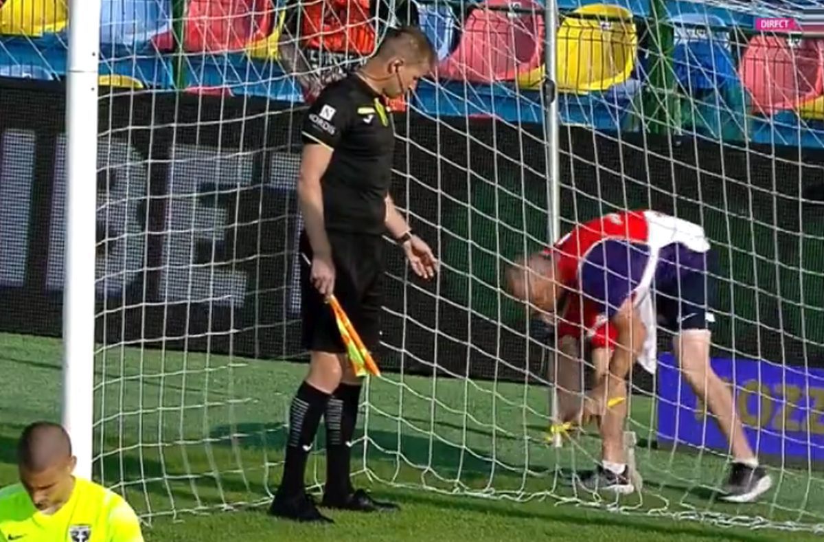 De ce a început primul meci al zilei din SuperLigă cu 5 minute întârziere