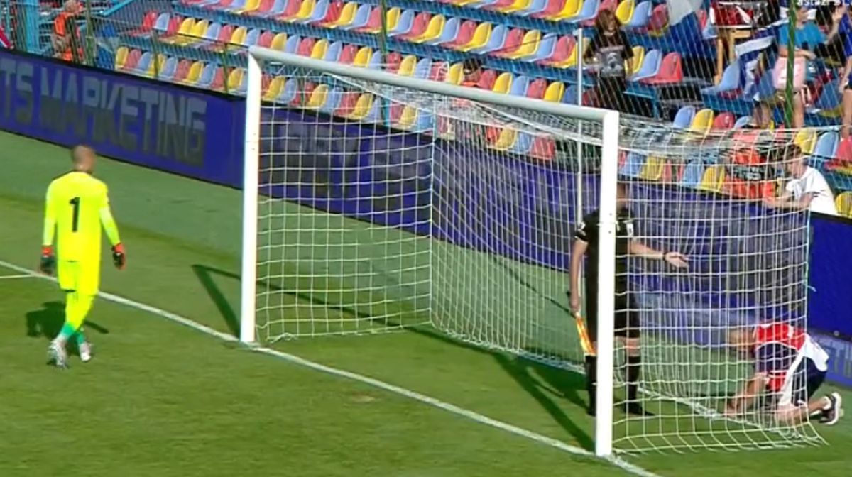 De ce a început primul meci al zilei din SuperLigă cu 5 minute întârziere