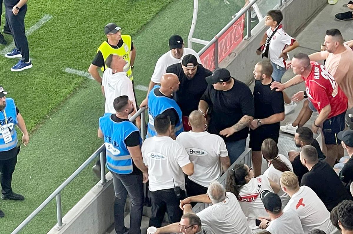 Fotbalistul-ultras » A jucat la Dinamo sezonul trecut, acum a încurajat echipa din Peluza Sud, la meciul cu Craiova