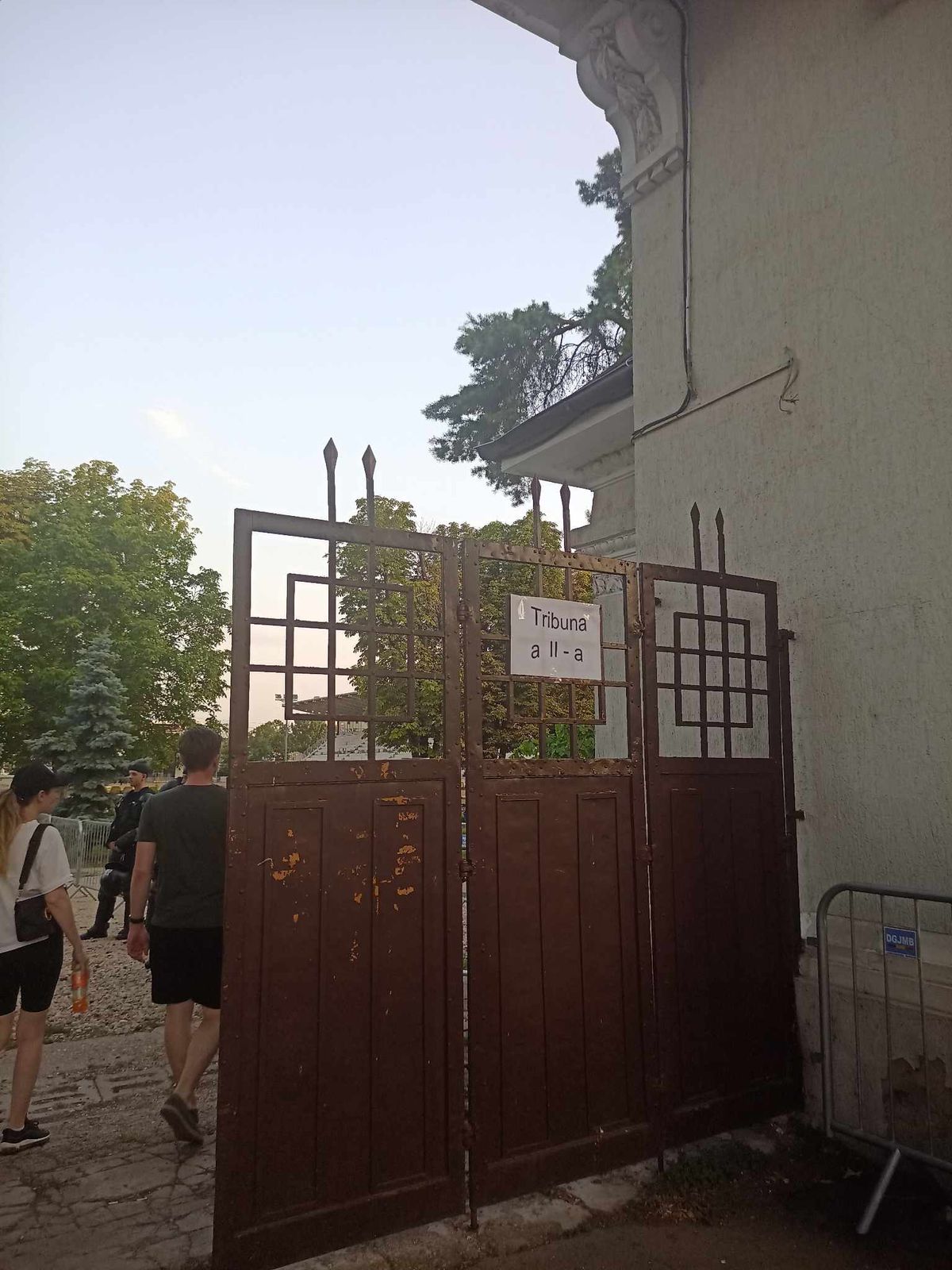 FOTO Dinamoviștii au ocolit tot stadionul