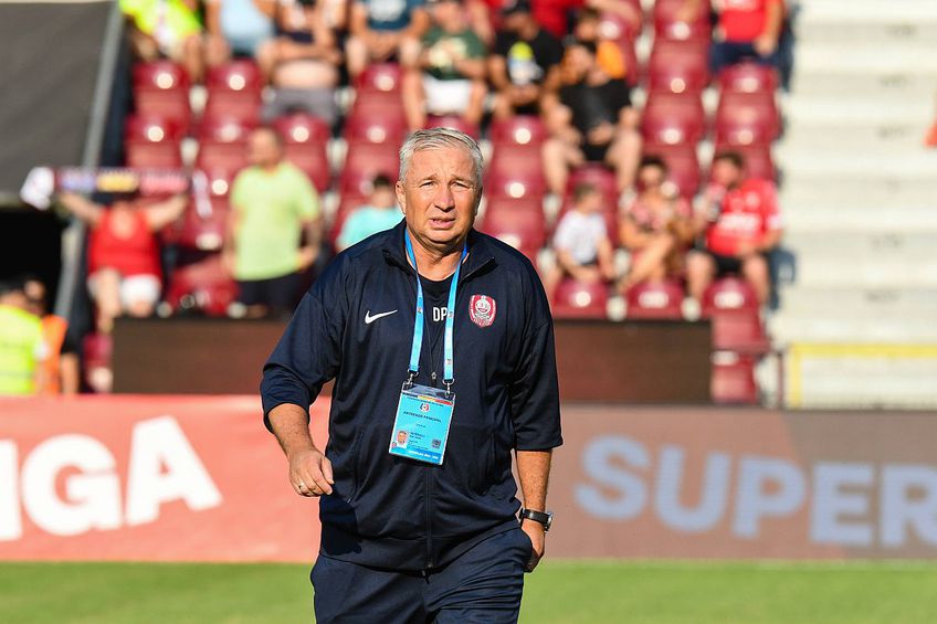 Dan Petrescu, la pauza partidei dintre CFR Cluj și Dinamo (3-2). Sursă foto: Imago