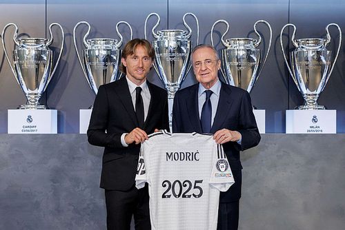 Luka Modric a semnat prelungirea contractului cu Real Madrid // foto: realmadrid.com