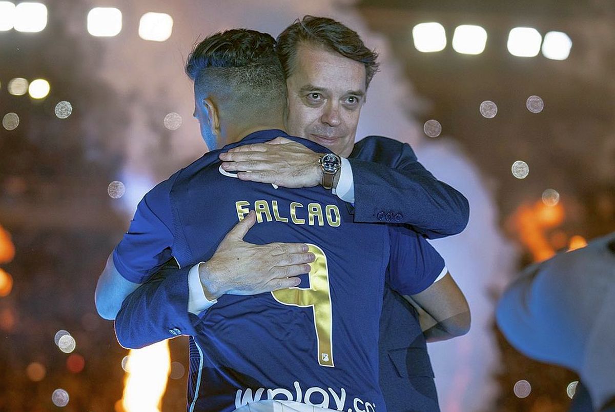 Isterie la prezentarea lui Falcao la noua echipă: 30.000 de oameni în tribune!