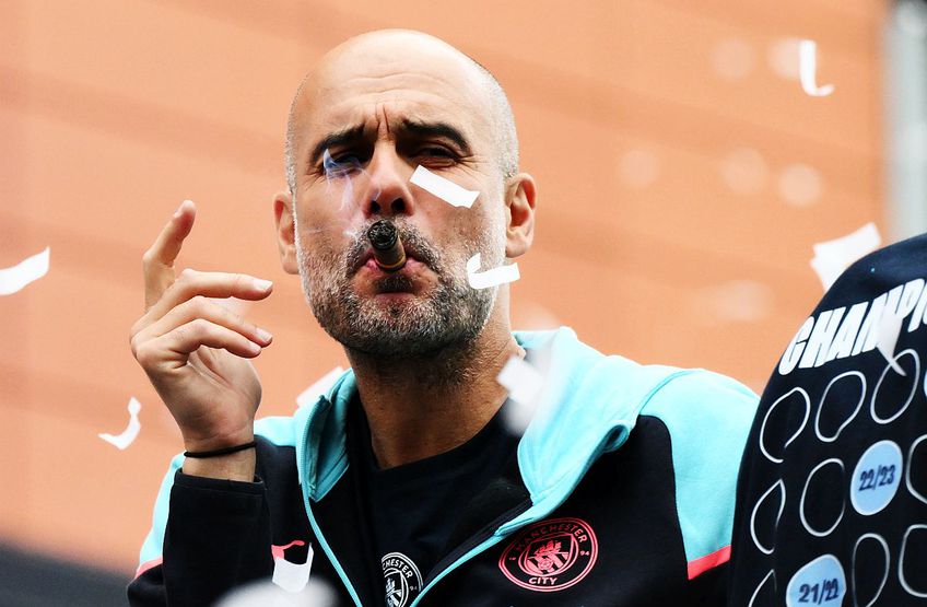 Pep Guardiola fumând un trabuc, la petrecerea de titlu a lui Manchester City, foto: Guliver/gettyimages