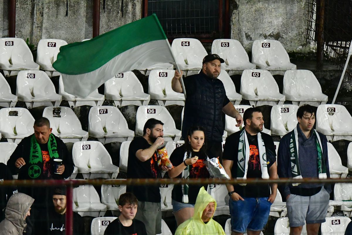 Steagul Ungariei, în tribune la CFR Cluj - Paksi » Ardelenii au strigat „România, România”