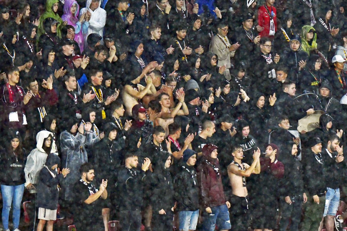 Steagul Ungariei, în tribune la CFR Cluj - Paksi » Ardelenii au strigat „România, România”