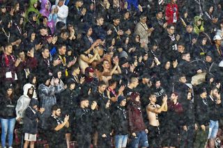 Steagul Ungariei, în tribune la CFR Cluj - Paksi » Ardelenii au strigat „România, România”