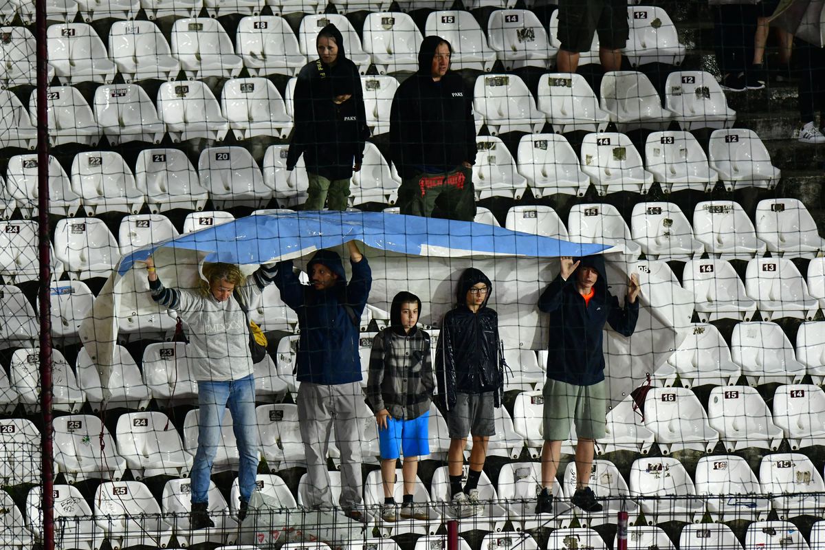 Steagul Ungariei, în tribune la CFR Cluj - Paksi » Ardelenii au strigat „România, România”