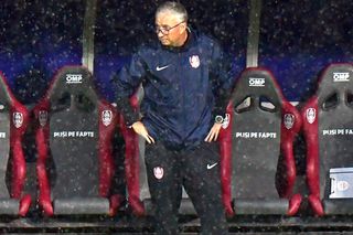 Dan Petrescu, dezlănțuit după CFR Cluj - Paksi: „Nu am mai văzut așa ceva. L-am pierdut tot sezonul” + Propunere pentru Lucescu: „Am vorbit cu el”