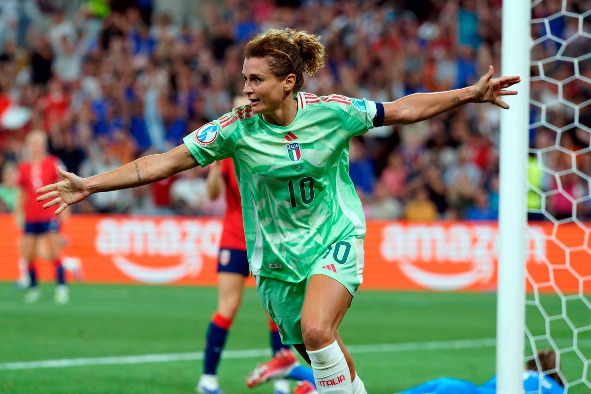 Cine e Cristiana, eroina de la Europeanul feminin de fotbal » La 35 de ani a strălucit și a calificat echipa în semifinale