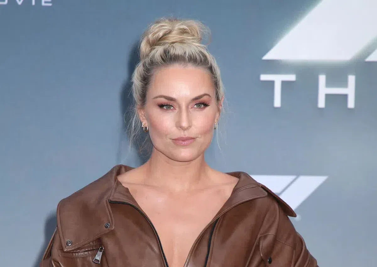 Moment stânjenitor pe covorul roșu » O pală de vânt i-a jucat feste campioanei Lindsey Vonn: secvența virală pe Internet