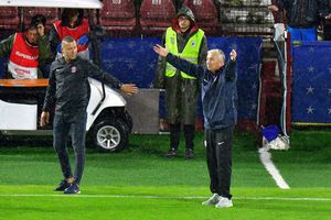 „E o RUȘINE! N-am putut să tac” » Calificat în turul 2, Dan Petrescu s-a răfuit cu jurnaliștii în conferință: „Domnilor, 50 de milioane!”