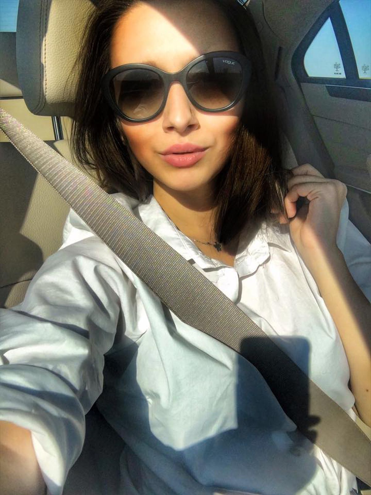 GALERIE FOTO. Debut pe micile ecrane » Fata lui Bodescu de la FRF, angajata lui Pandele!