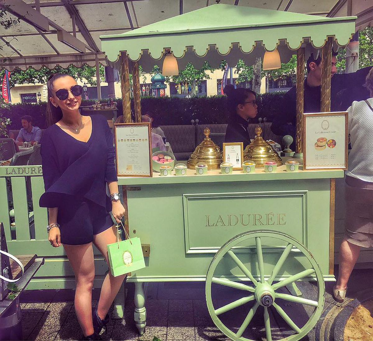 GALERIE FOTO. Debut pe micile ecrane » Fata lui Bodescu de la FRF, angajata lui Pandele!