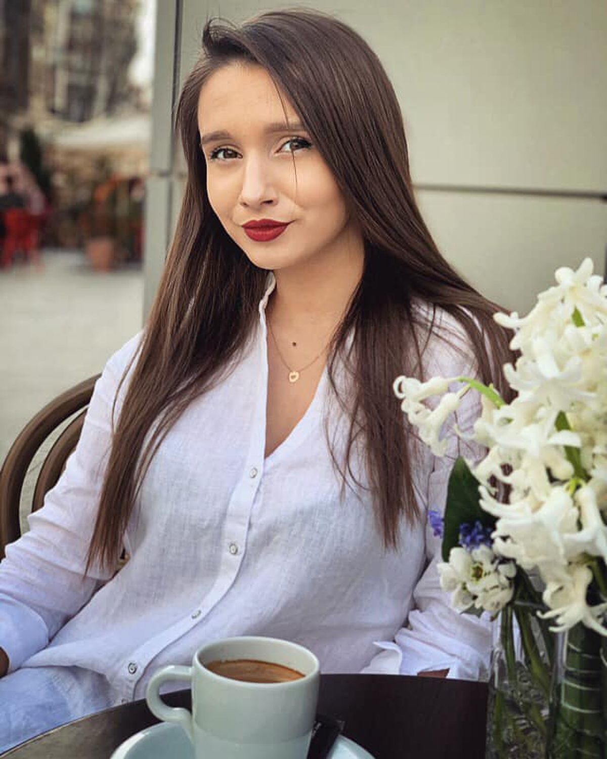 GALERIE FOTO. Debut pe micile ecrane » Fata lui Bodescu de la FRF, angajata lui Pandele!