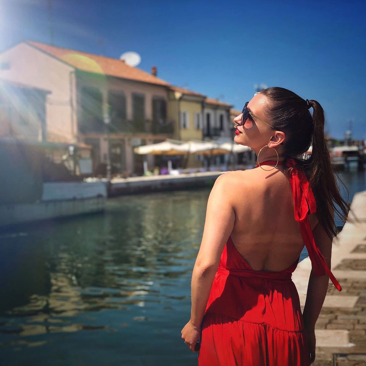 GALERIE FOTO. Debut pe micile ecrane » Fata lui Bodescu de la FRF, angajata lui Pandele!