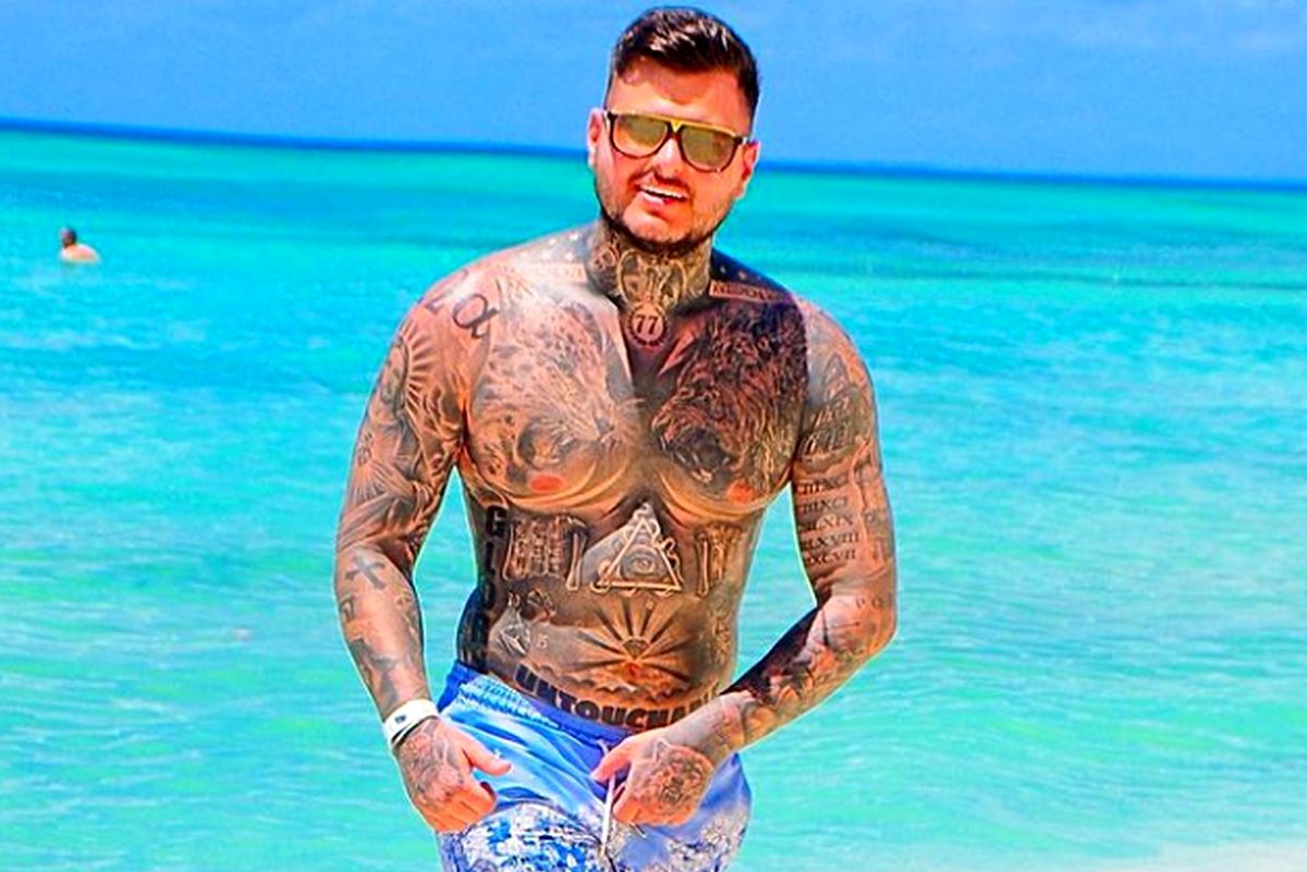 Povestea tatuajelor lui Adrian Mititelu jr.: capetele de lei, cifra magică și Cina cea de Taină