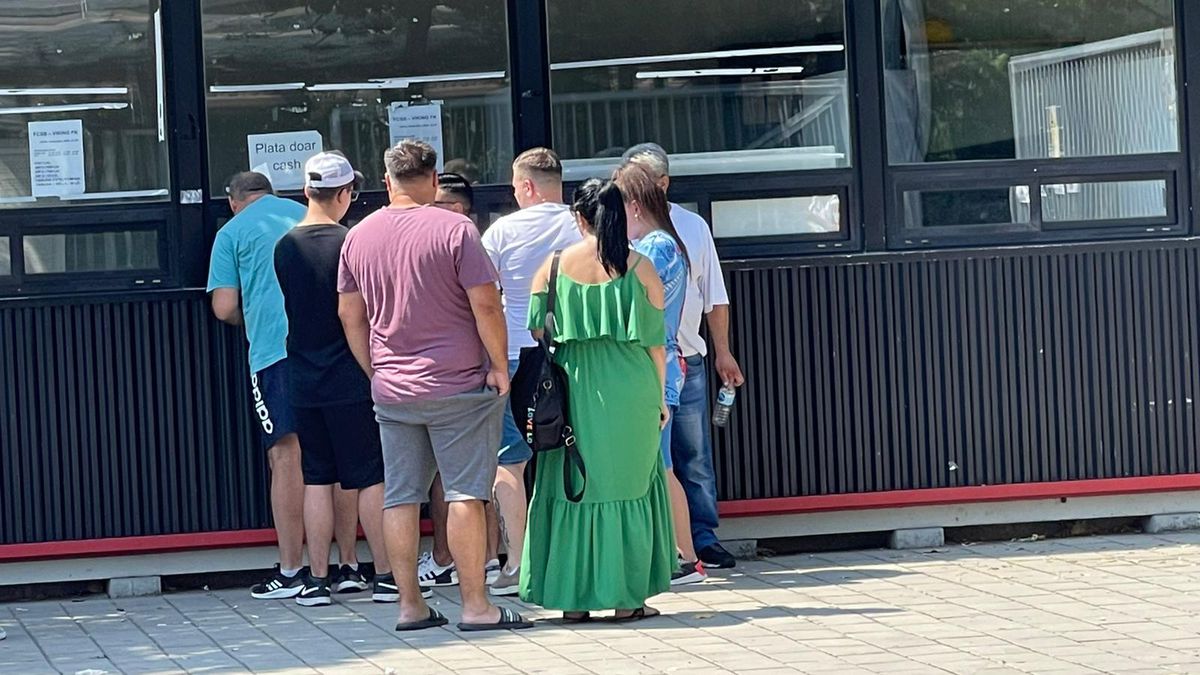 S-au „activat” bișnițarii înainte de FCSB - Viking » Cât au ajuns să coste biletele pe „piața neagră”