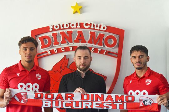 Lamine Ghezali, în dreapta, și Quentin Bena, în stânga, alături de administratorul special // foto: Facebook @ Dinamo Bucuresti