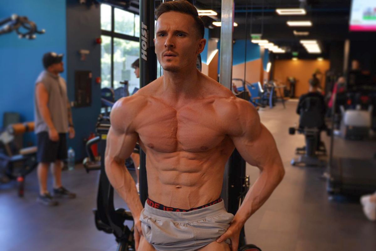 Ce mănâncă într-o zi un culturist vegetarian, fost campion mondial