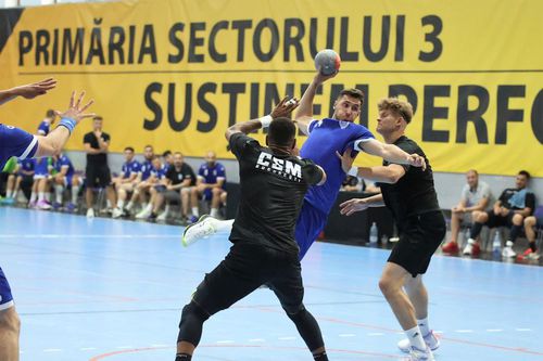 Călin Căbuț în acțiune în meciul de pregătire cu CSM București FOTO Facebook CSM Constanța