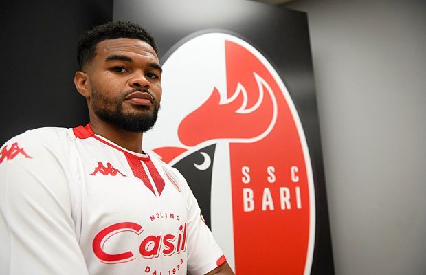 Edjouma, prezentat oficial de Bari: „Achiziționat de la FC Steaua București. Malcom este biancorosso!”