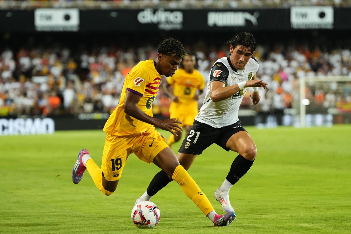 Valencia – Barcelona 1-2 » Remontada blaugrana după dubla lui Robert Lewandowski în prima etapă din La Liga