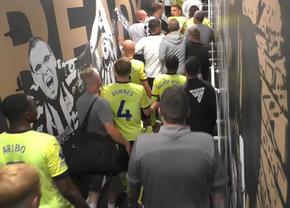 Prima etapă, primul mare scandal de arbitraj în Premier League » Un „roșu” neînțeles de presa britanică și aproape de bătaie pe tunel: transmisiunea TV s-a oprit brusc