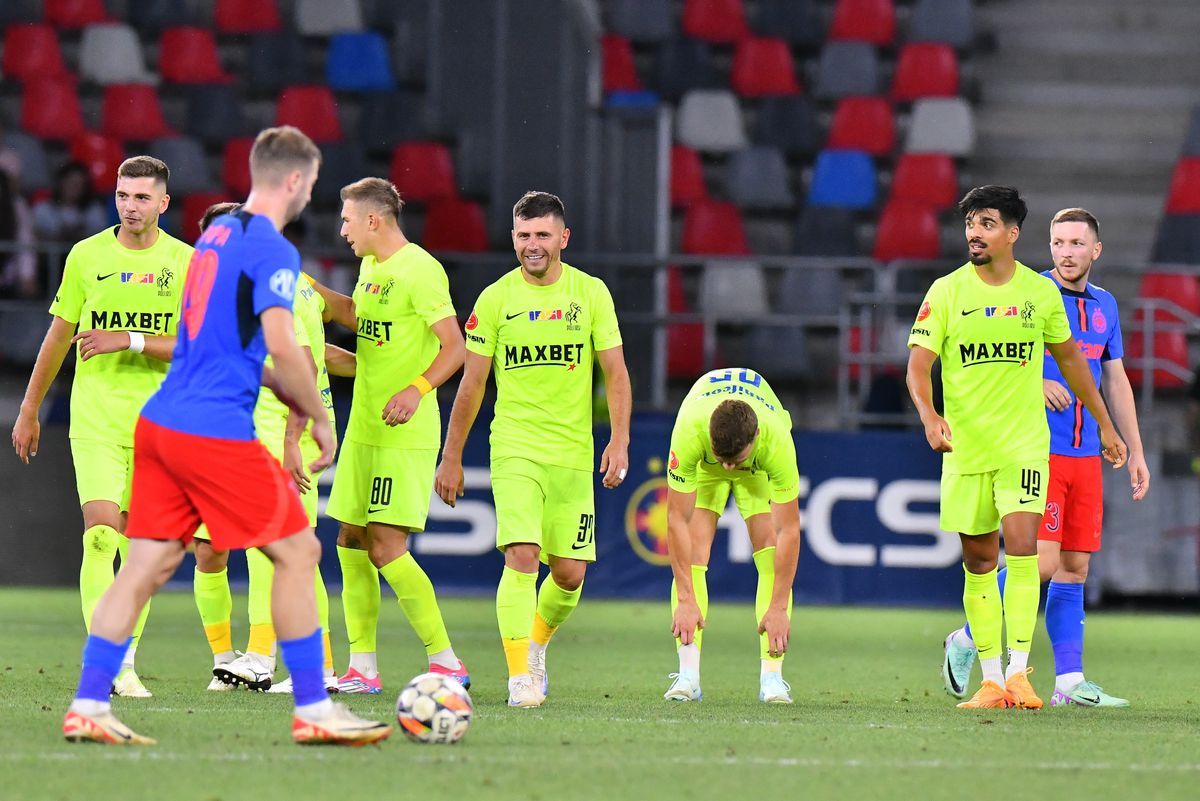 Se schimbă echipa de start la FCSB » Noul preferat al lui Becali amenință poziția vedetelor