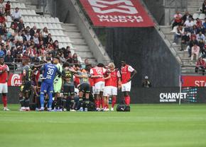 Meciul Reims - Lille, întrerupt 34 de minute din cauza unei accidentări horror » Care e situația lui Angel Gomes
