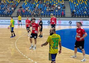 Dinamo - Potaissa Turda: meci oprit, sală evacuată!