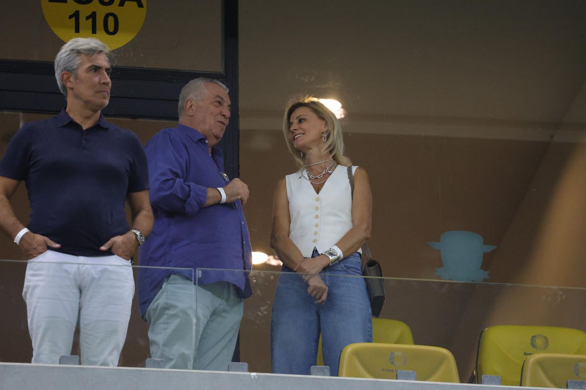 Diana Șucu a fost prezentă pe Arena Națională, la Rapid - FCSB »  Cu cine s-a întreținut înainte de meci