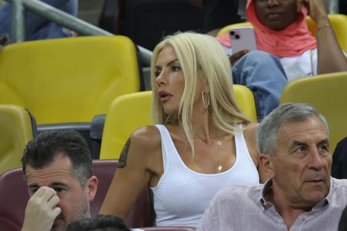 Una dintre cele mai controversate persoane din România a fost în tribune la Rapid - FCSB » A sfidat legea sub privirile tuturor