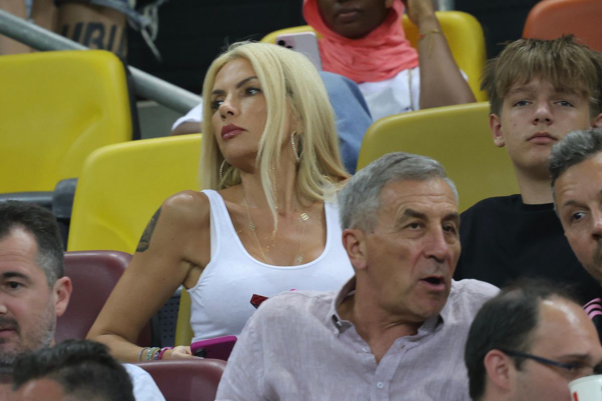 Una dintre cele mai controversate persoane din România a fost în tribune la Rapid - FCSB » A sfidat legea sub privirile tuturor