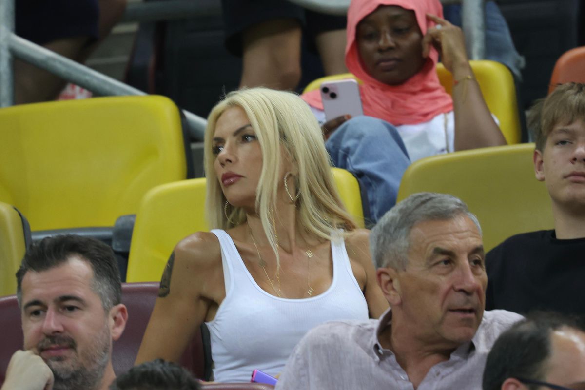 Una dintre cele mai controversate persoane din România a fost în tribune la Rapid - FCSB » A sfidat legea sub privirile tuturor