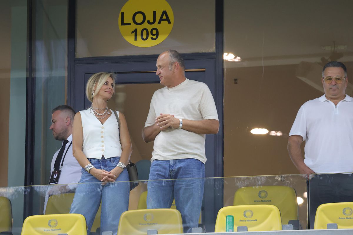 Cum au fost surprinși Dan și Diana Șucu, imediat după fluierul final din Rapid - FCSB 2-2: „Și Dumnezeu ne iubește”