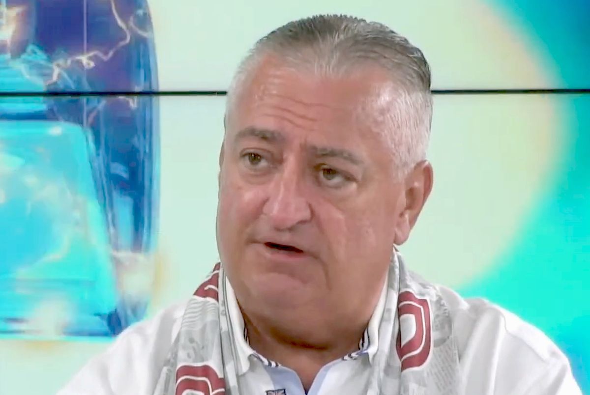 Cu fularul la gât, Marian Iancu a distrus doi rapidiști: „Bufon! / Mai mult dansează în teren”