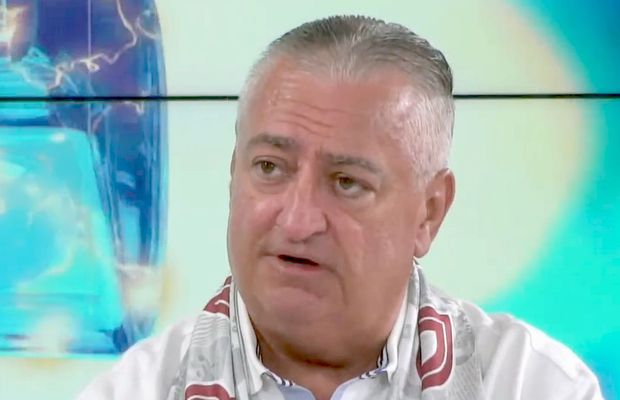 Cu fularul la gât, Marian Iancu a distrus doi rapidiști: „Bufon! / Mai mult dansează în teren”
