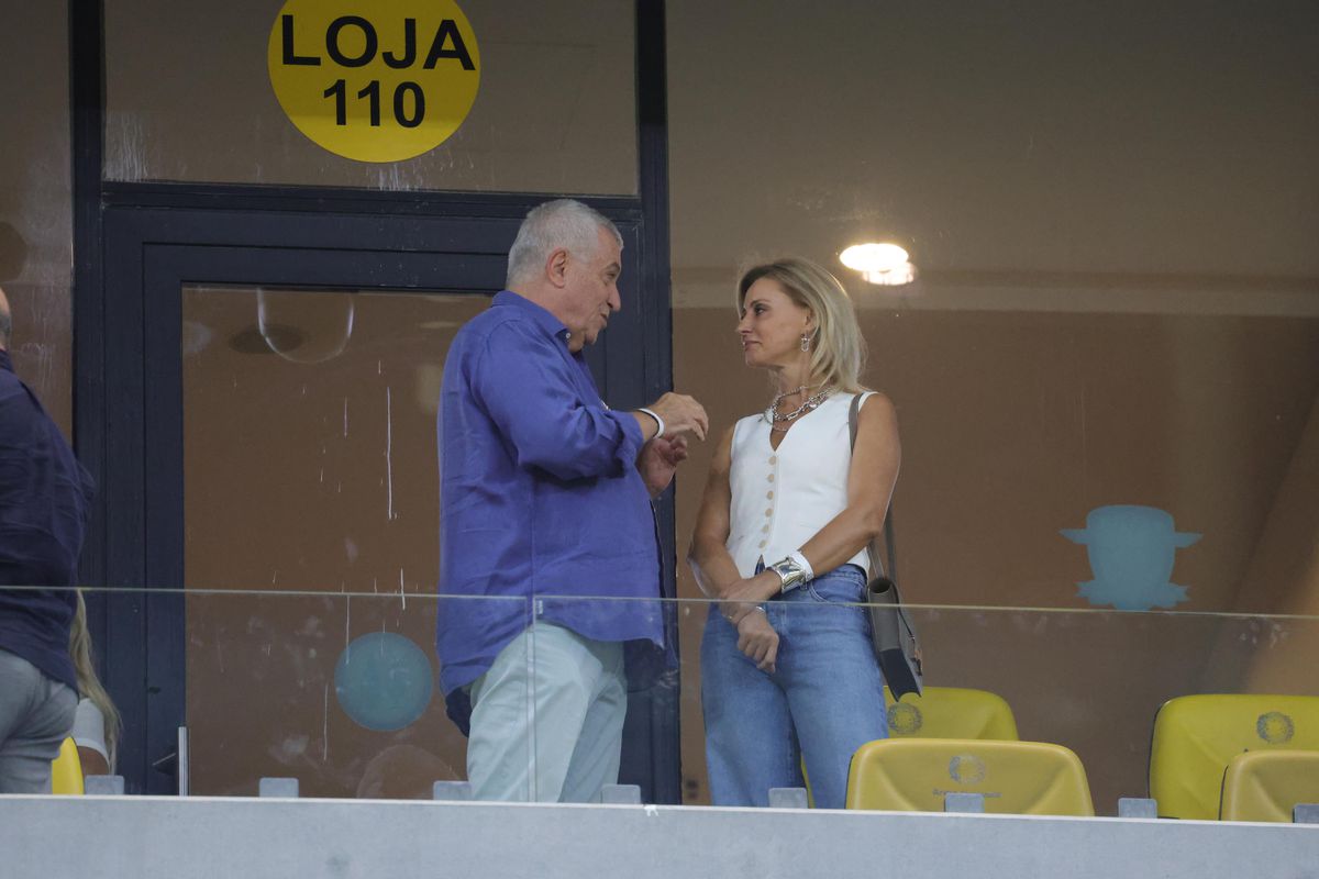 Diana Șucu a fost prezentă pe Arena Națională, la Rapid - FCSB »  Cu cine s-a întreținut înainte de meci