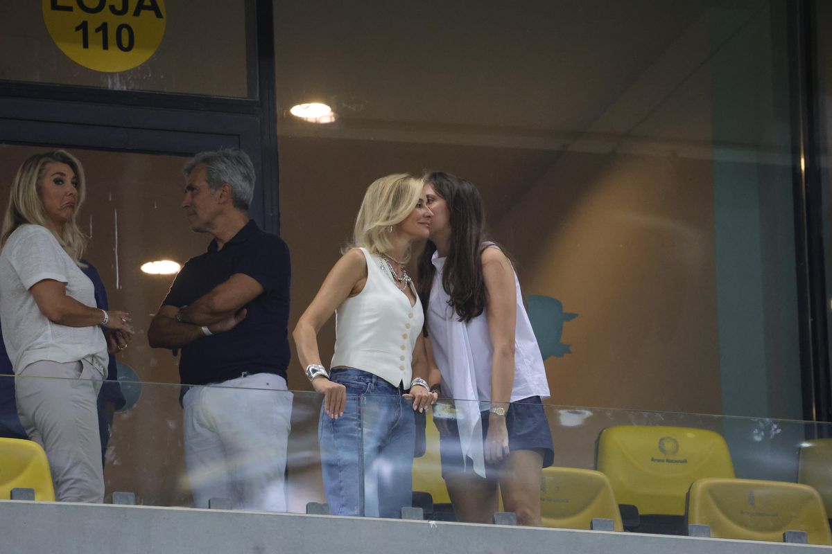 Diana Șucu a fost prezentă pe Arena Națională, la Rapid - FCSB »  Cu cine s-a întreținut înainte de meci