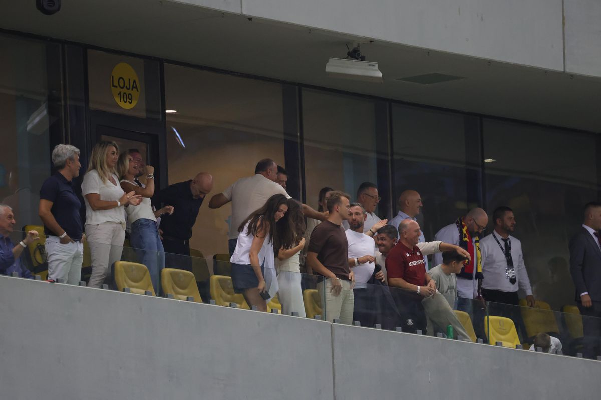 Cum au fost surprinși Dan și Diana Șucu, imediat după fluierul final din Rapid - FCSB 2-2: „Și Dumnezeu ne iubește”