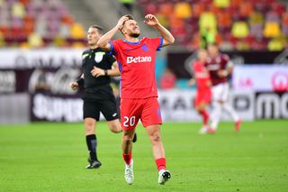 Explicații din interior pentru situația lui Politic: „Eu văd limbajul corpului. E clar că e o psihoză”