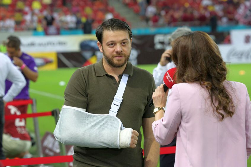 Victor Angelescu, cu mâna în ghips la Rapid - FCSB. FOTO: Ionuț Iordache