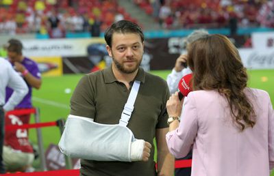 Victor Angelescu a apărut cu mâna în ghips la Rapid - FCSB » Ce a pățit acționarul giuleștenilor